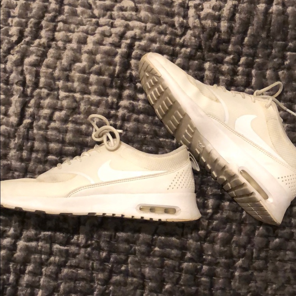 ALL WHITE NIKES